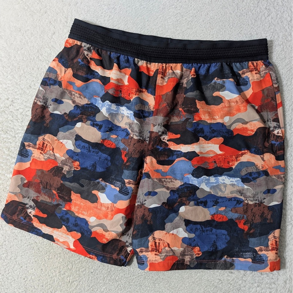 Fabletics Shorts Mens L Multicolor Camo 32/7 Athletic Gym Training Stretch